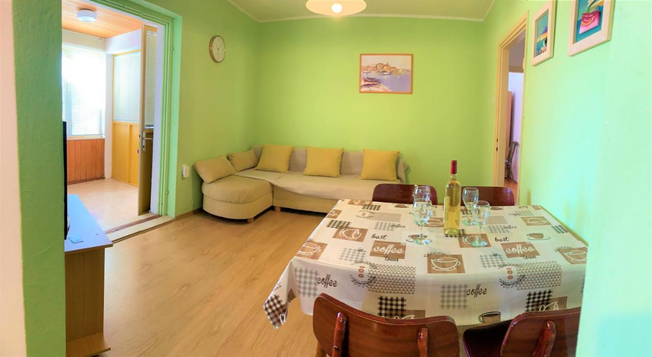 Roko Apartment House Primošten Eksteriør bilde