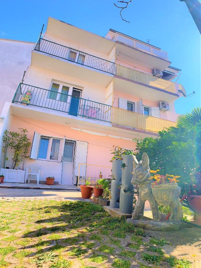 Roko Apartment House Primošten Eksteriør bilde