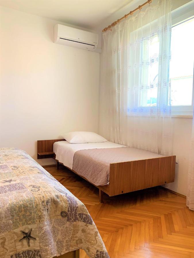 Roko Apartment House Primošten Eksteriør bilde