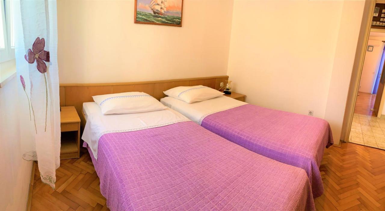 Roko Apartment House Primošten Eksteriør bilde