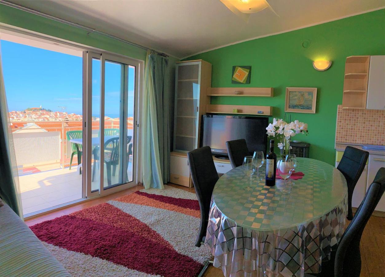 Roko Apartment House Primošten Eksteriør bilde