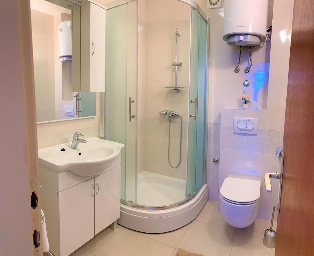 Roko Apartment House Primošten Eksteriør bilde