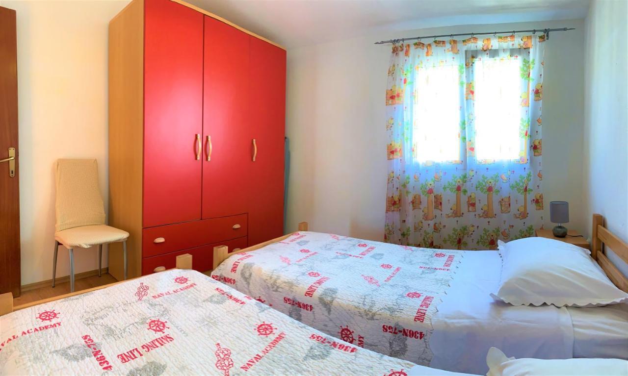 Roko Apartment House Primošten Eksteriør bilde