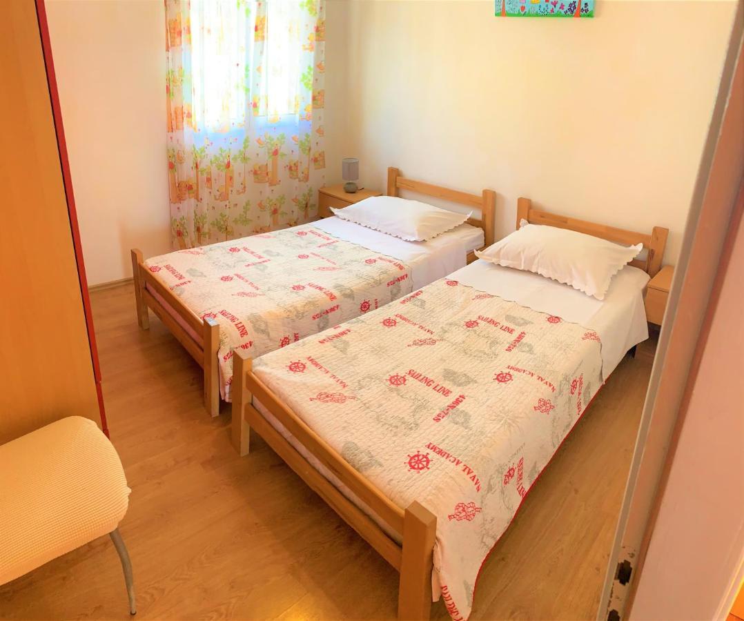Roko Apartment House Primošten Eksteriør bilde