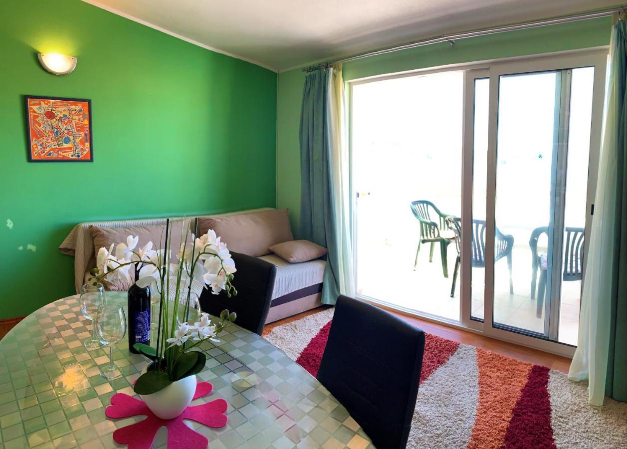 Roko Apartment House Primošten Eksteriør bilde
