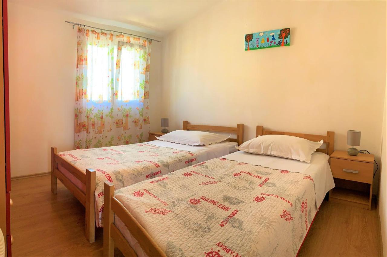 Roko Apartment House Primošten Eksteriør bilde